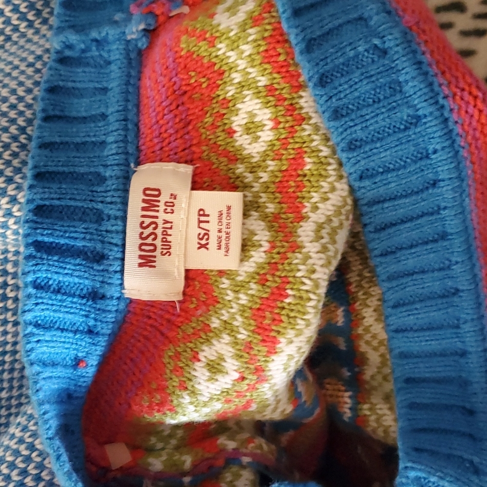 Mossimo Blue sweater - Picture 8 of 8